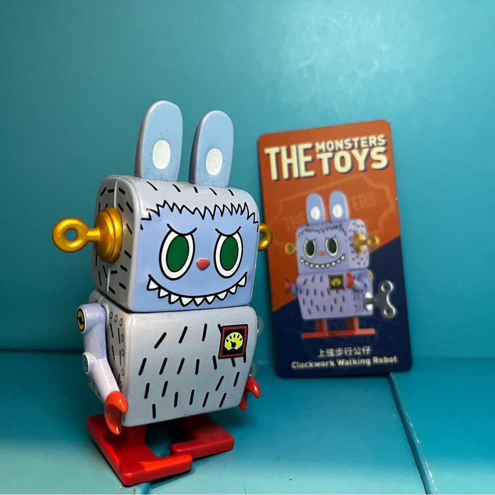Pop Mart x How2Work - The Monsters Toys Series - Labubu Clockwork Walking Robot